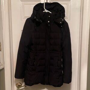 Zara Women's Black Hooded Puffer Jacket